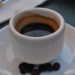 コーヒーのカフェインは酒さを悪化させる